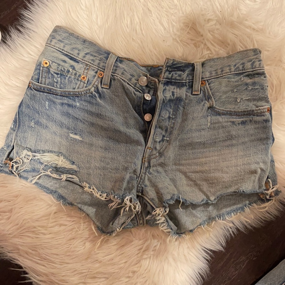 Levi’s 501 shorts size 26 from revolve